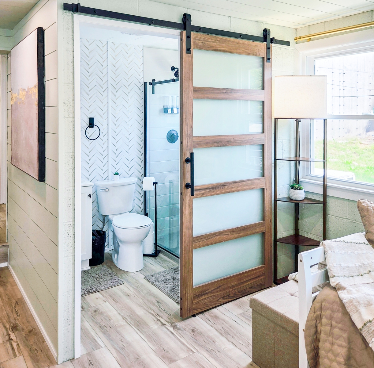 rest room 3
